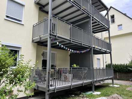 Ruhig gelegene 2-Zimmer-Wohnung mit großem Balkon und EBK in Augsburg