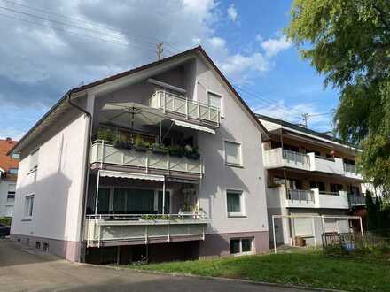 Freistehendes, umfangreich renoviertes 3-Familienhaus auf einem fast 6 ar großen Grundstück