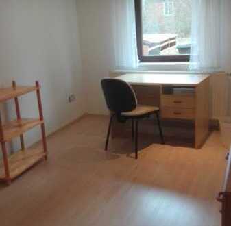 helles möbliertes WG-Zimmer frei