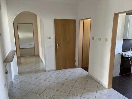 Ansprechende 5-Zimmer-Wohnung mit EBK und Balkon in Kümmersbruck