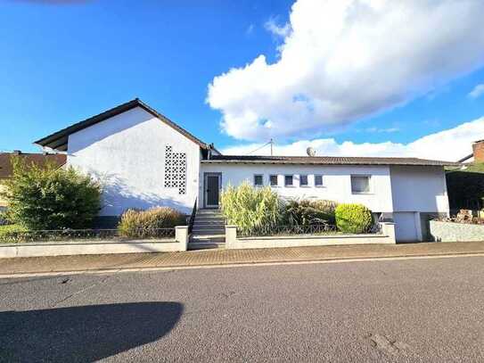 1-2 Familienhaus mit Garten und Keller in Beckingen