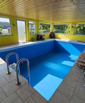 TOPP EIN BIS ZWEIFAMILIENHAUS MIT SCHWIMMBAD AUF 1116 QM. ERBPACHTGRUND und 250 qm. WOHNFLÄCHE