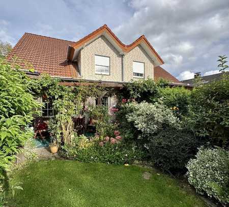 Charmantes Einfamilien-Doppelhaus in ruhiger Lage zu verkaufen!