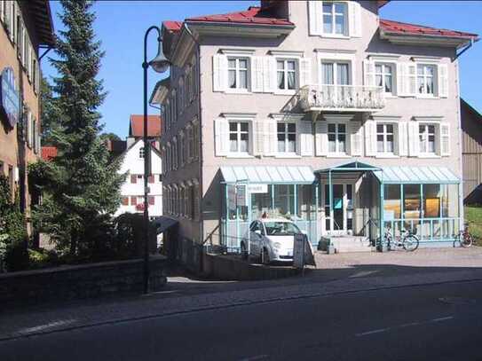 Modernisierte 3-Zimmer-Wohnung mit EBK in Scheidegg