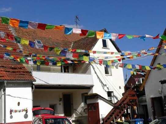 Schöne 1,5-Raum-Wohnung mit EBK und Balkon in Staufenberg