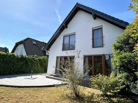 Familienfreundliches Einfamilienhaus mit Sonnengarten, großer Garage in Ruhigwohnlage von Alfter!!!