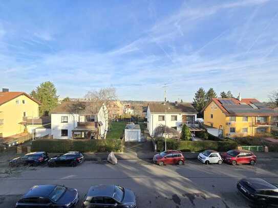 Lichtdurchflutete 3-Zimmer-Wohnung mit Tiefgaragenstellplatz in zentraler Lage!