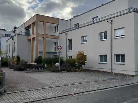 Betreutes Wohnen im 1 OG zwei Zimmern sowie Balkon und EBK in Bayreuth