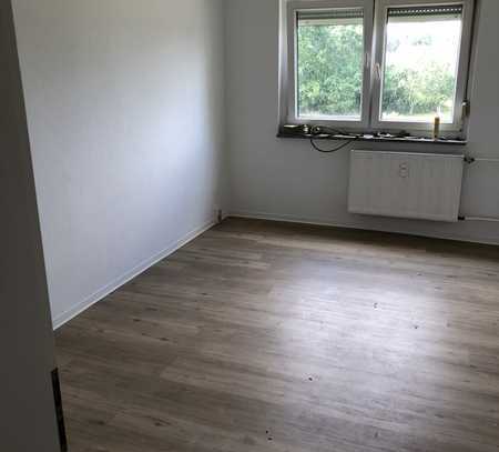Vollständig renovierte 3-Zimmer-Wohnung in Kamern