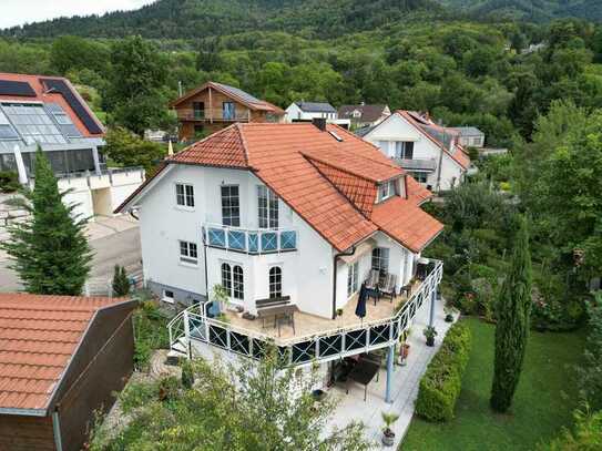 Herzlich Willkommen! Traumhaus mit traumhaften Garten in Badenweiler/Lipburg