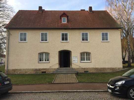 Schöne und frisch sanierte 2-Zimmer-Wohnung mit gehobener Innenausstattung in Bad Lauchstädt