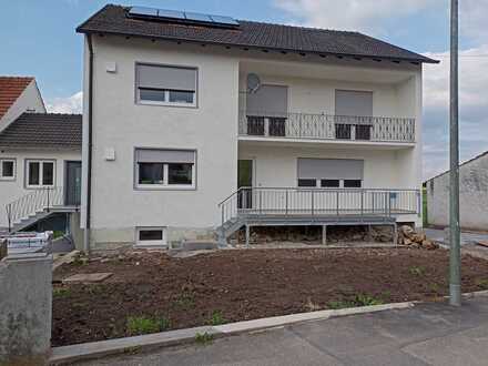Wohnung 4 Zimmer-Küche -Bad