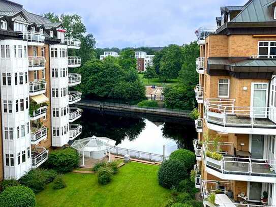 Galeriewohnung mit Wasserblick auf die Alster - Eppendorf! 

Dachterrasse, 2 Balkone, Sauna, Kamin