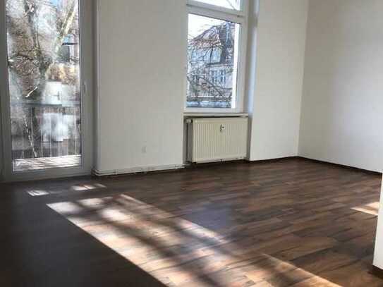 Erstbezug mit Balkon + 15 m² Bonuszimmer über den Dächern von Plauen