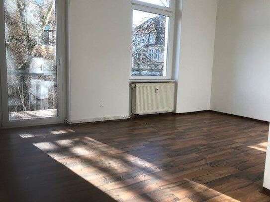 Erstbezug mit Balkon + 15 m² Bonuszimmer über den Dächern von Plauen