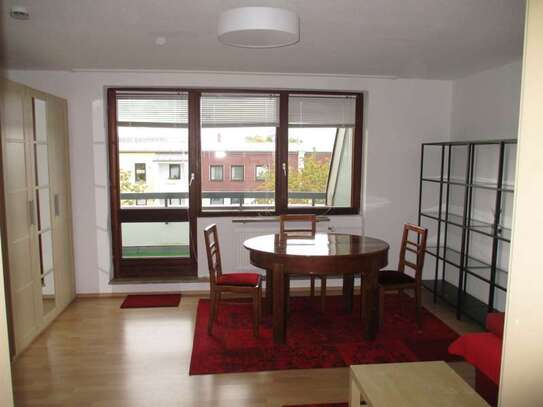 Große möblierte 1-Zimmer-Wohnung mit sonniger Südwestloggia, ruhig und zentrumsnah