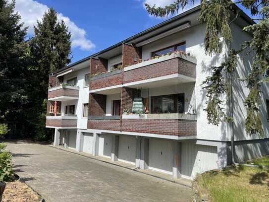 Mehrfamilienhaus in ruhiger Lage - Jede Wohnung mit Balkon in Süd-Westausrichtung und mit Garage