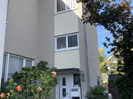 Von Privat: ansprechendes 5-Zimmer-Reihenendhaus zum Kauf in Leonberg OT Warmbronn