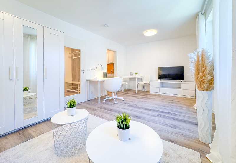 Sanierte und voll möblierte 1-Raum WE * Balkon * EBK * Bad m. Wanne * sep. Küche * SP * Aufzug *TOP