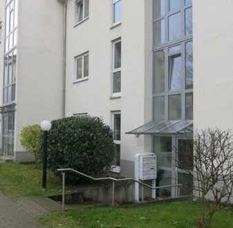 Freiwerdende Wohnung - für jedes Alter geeignet, mit Aufzug und Hausmeisterservice !