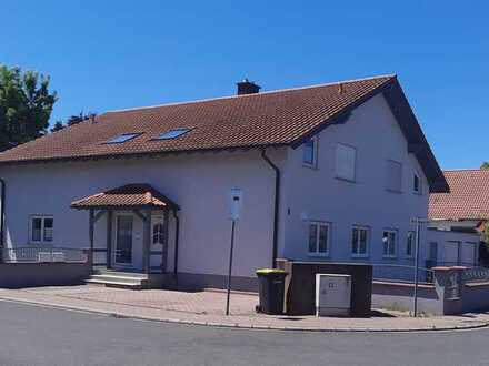 Erstbezug nach Sanierung: 4-Zimmer-Wohnung in Eich