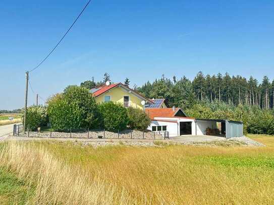 Mod. Wohnhaus + ca. 170 m2 Halle, Doppelgarage+gr. Carport in herrl. Randlage - Nh. Eichendorf/A 92