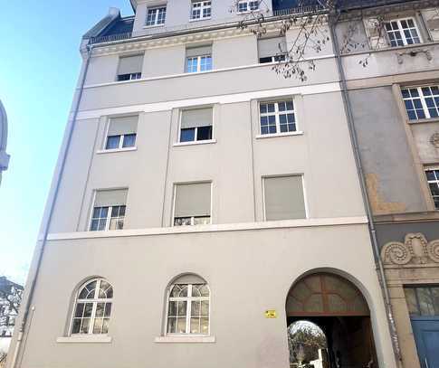 2 Zimmer-Altbauwohnung mit Balkon in Offenbach!***Ohne Käuferprovision***