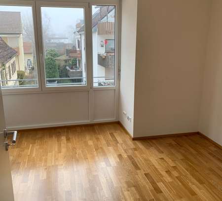 Moderne 4 Zi-Wohnung mit Balkon in Remseck-Neckargröningen