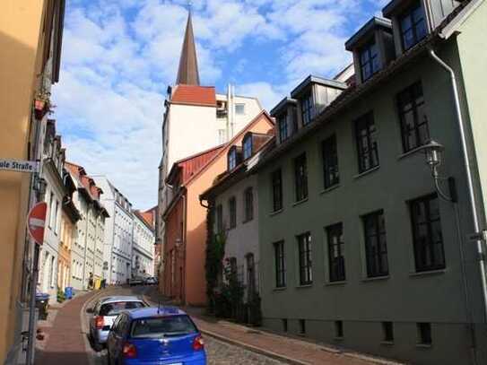 traumhafte 5 Zimmer Wohnung östl. Altstadt & Nebengelass