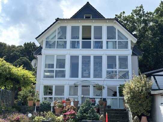 Modernisiertes 1-Familienhaus in Top Lage am Wald mit Fernblick, mit dreigeschossigem Wintergarten,