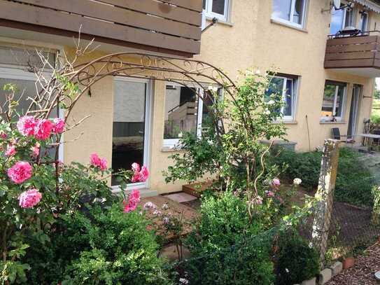 Sofort beziehbare 2,5 Zimmer Wohnung mit eigenem Garten