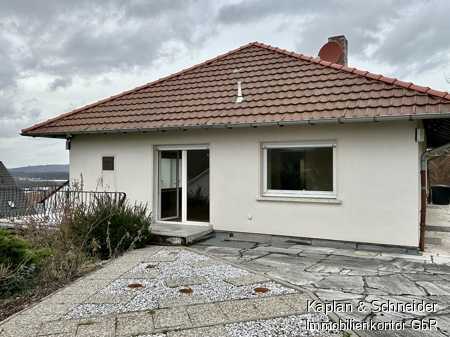 Walmdach-Bungalow mit Ausblick, Charme & Potenzial in gepflegter Wohnlage