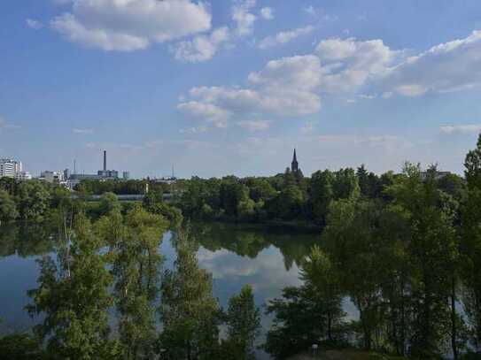 Über den Dächern Düsseldorfs: Penthouse mit 3 Zimmer und Dachterrasse mit Seeblick