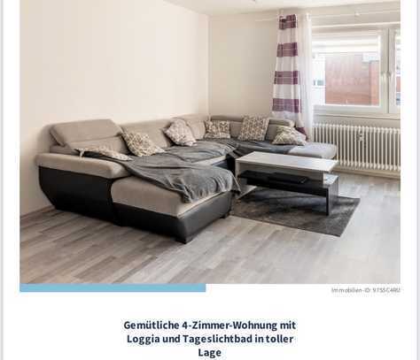 Vollständig renovierte 4-Raum-Wohnung mit Balkon und Einbauküche in Springe