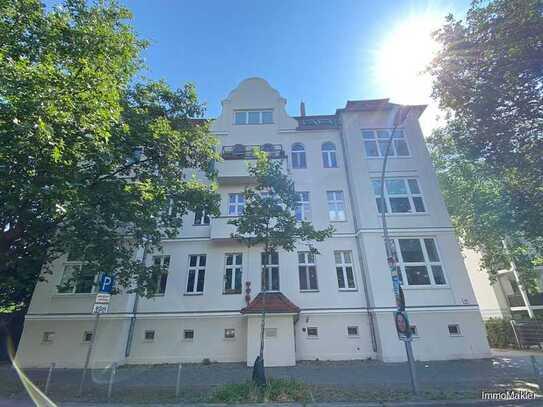 Großzügige 2 Zimmer Wohnung inkl. Stellplatz direkt am Tierpark Berlin