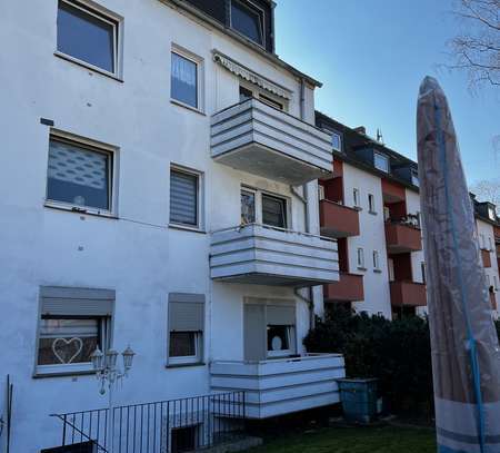 Duisburg - Beeck, ruhige Lage schöne 4 Raum Wohnung mit Balkon