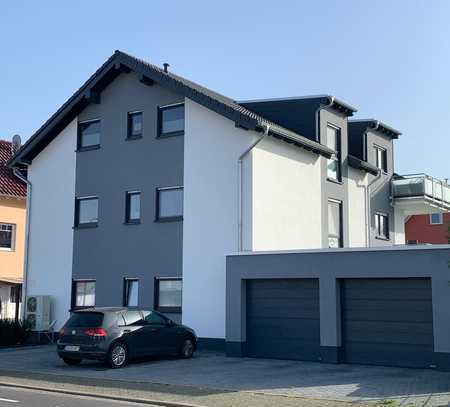 Schöne moderne 4 ZKB Wohnung mit Balkon