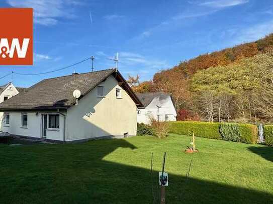 Ihr neues Zuhause in Elben!
Freistehendes Einfamilienhaus mit großem Garten