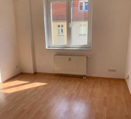 3 Zimmer mit Balkon