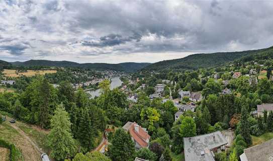 Sofort frei:
außergewöhnliches Einfamilienhaus in Hanglage mit traumhaftem Ausblick