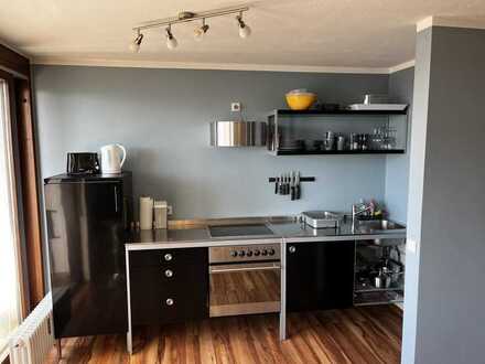 Stilvoll möblierte 1-Zimmer-Wohnung mit Aussicht, Balkon in ruhiger Lage in Esslingen