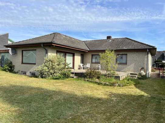 Charmanter Bungalow mit Vollkeller und Garage