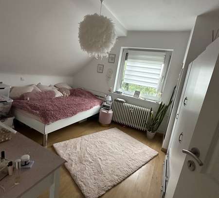 Charmante 2-Zimmer-Wohnung im Dachgeschoss in Sankt Augustin