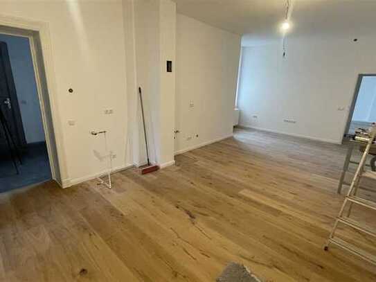 ERSTBEZUG NACH MODERNISIERUNG*3 ZIMMER* BALKON*NAHE S OSTKREUZ & NAHE BOXHAGENER PLATZ