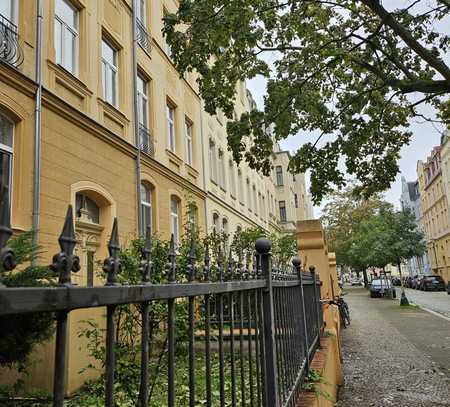 Zentrale Lage in der südlichen Innenstadt.
Dachgeschosswohnung mit Balkon.