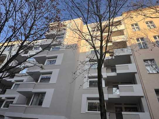 Charlottenburg: Eislebener Str: VERMIETETE 4-Zi-Whg, 92m² - 4.OG + SÜD-Loggia - kündbar in 9 Monaten