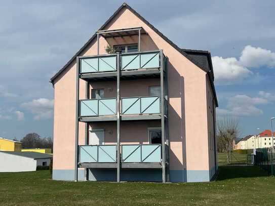 wunderschöne helle 4 Raum Dachgeschoßwohnung in ruhigem Haus mit Balkon und toller Aussicht