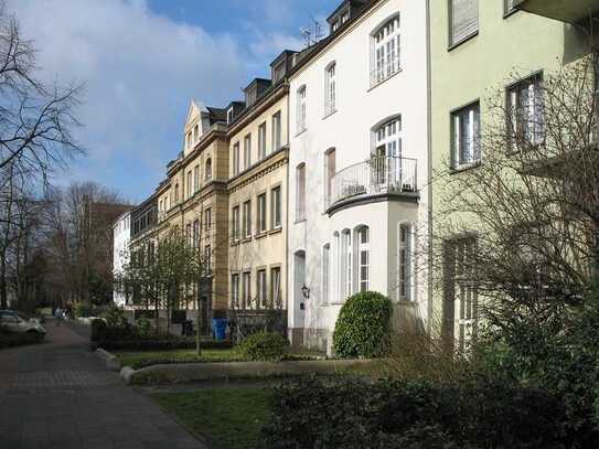 Großzügige 3-Zimmer-Wohnung in gepflegtem Altbau