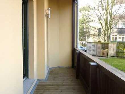 Freie 2-Raumwohnung mit Balkon, eigenem Garten, Einbauküche und Stellplatz!