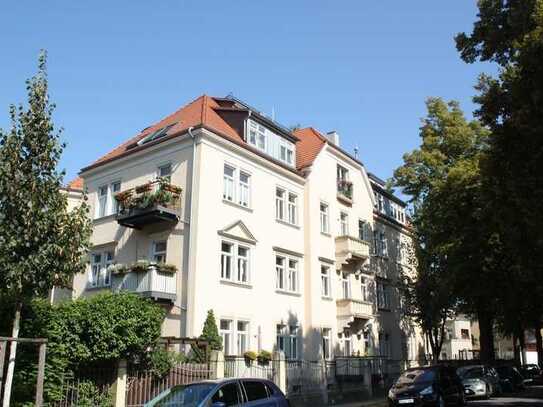 TOP Bezugsfreie 2-Raum-Etagenwohnung mit Balkon in Tolkewitz – Einzug ab 01.07 möglich